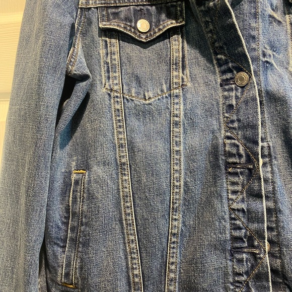 NEVER WORN ladies Levi jacket - Picture 3 of 5